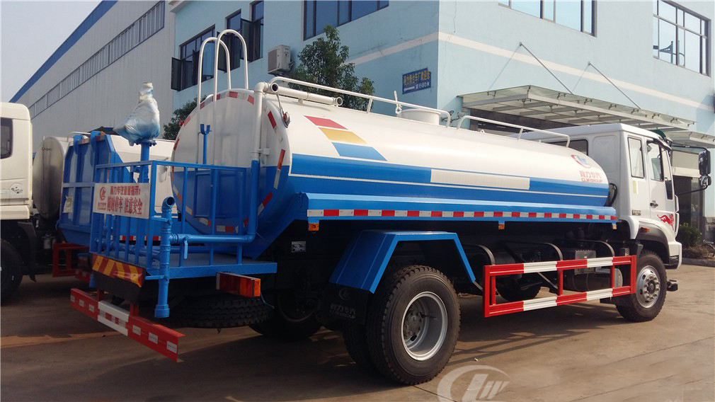 sinotruk 10000 liter water tank truck 3