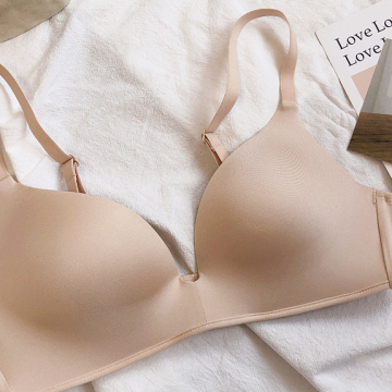 Japanese Non-Marking Glossy Gathered Underwear for Women: Simple Solid Color Triangle Cup Bra, Large Size
