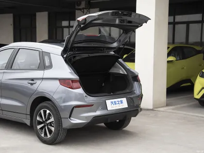BYD e2 pure electric vehicle