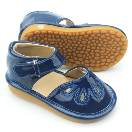 Zapatos pequeños para niños MOQ Zapatos chillones para niños