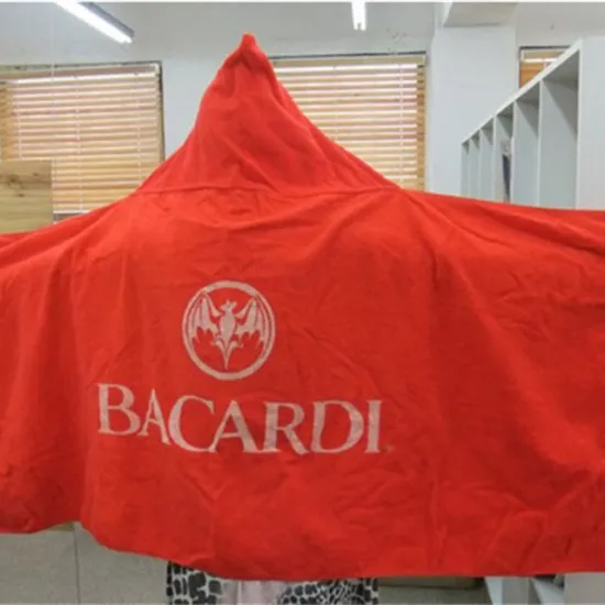 High quality 2020 China latest customized LOGO fashion hooded blanket