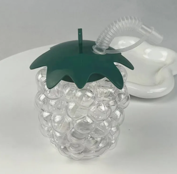 Plastikowa butelka w kształcie winogron do herbaty i napojów owocowych (500 ml)