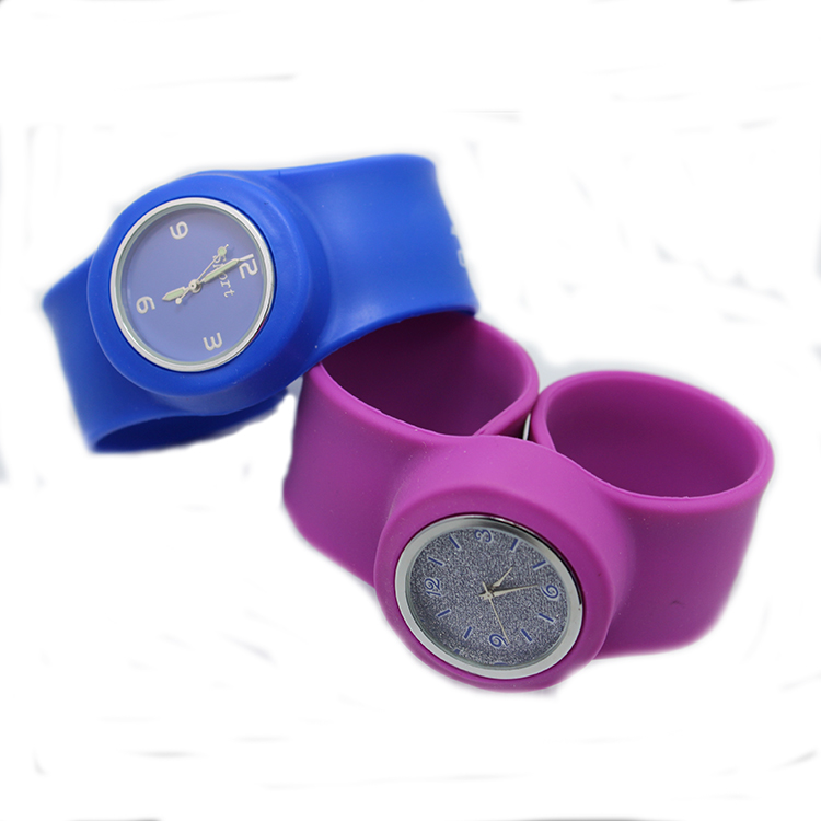 Fashion snap strap Silicone slap wristwatch