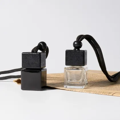 Black Car Perfume Bottle with Wooden Lid