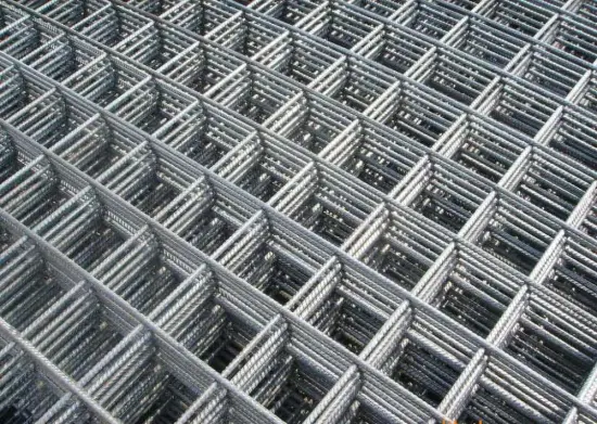 Build material welded wire mesh