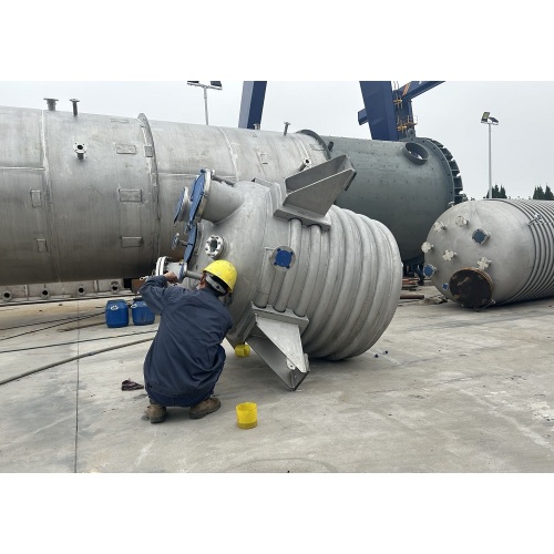 Tanque de armazenamento isolado da bobina externa