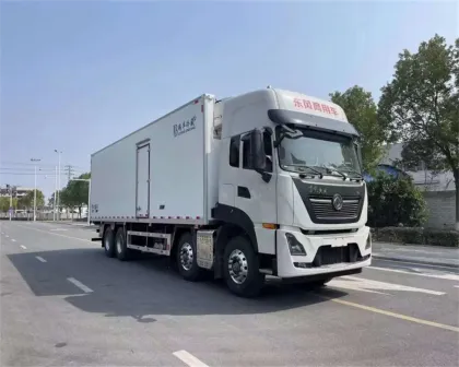 Dongfeng Tianlong Refrigerated Truck