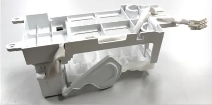 Refrigerator ice maker