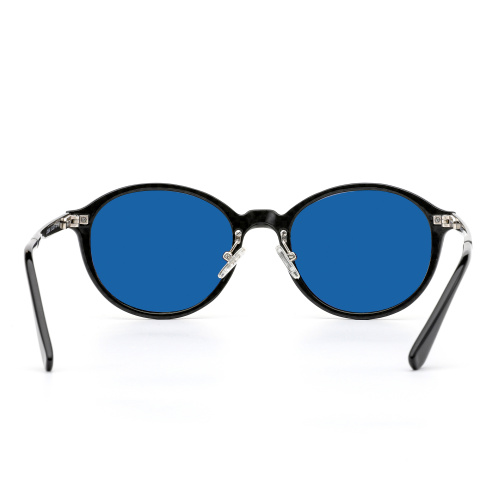 Polarized Sunglasses with Carbon Fiber