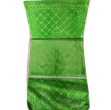 Budget-Friendly Foldable Islamic Prayer Mat in Arabic, Polyester and Wool