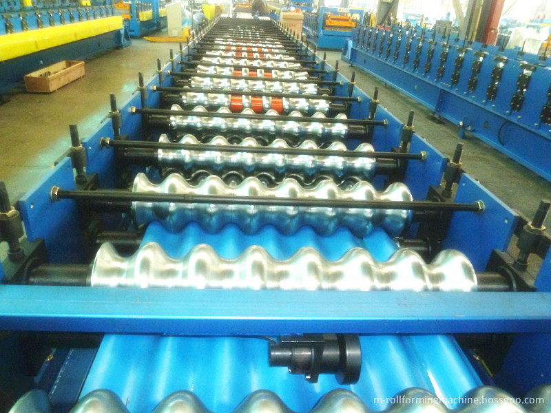Corrugated steel roll forming making machine