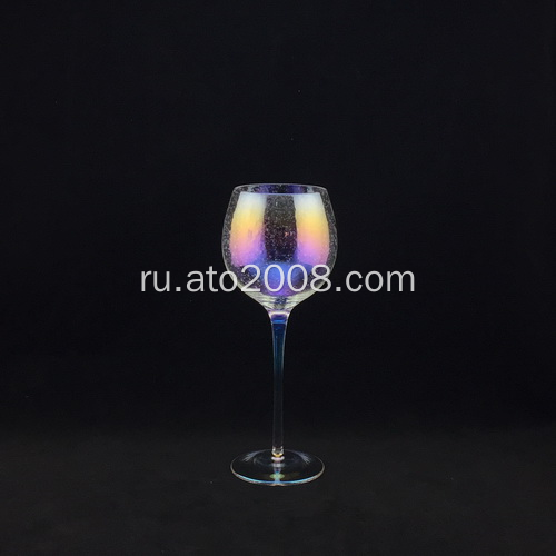Набор красочных бокалов для вина