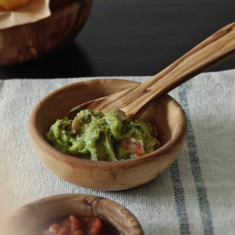 Natural Wood-Inspired Dinnerware with Light Wood Base
