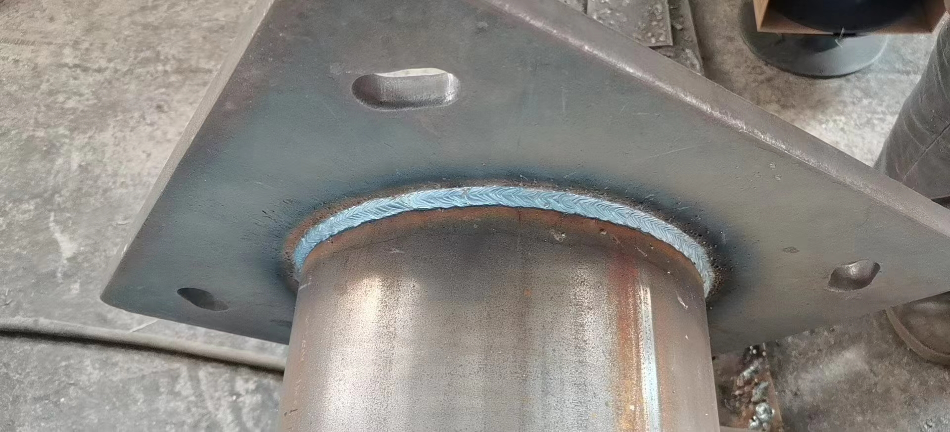Q235 galvanized street lighting pole light post