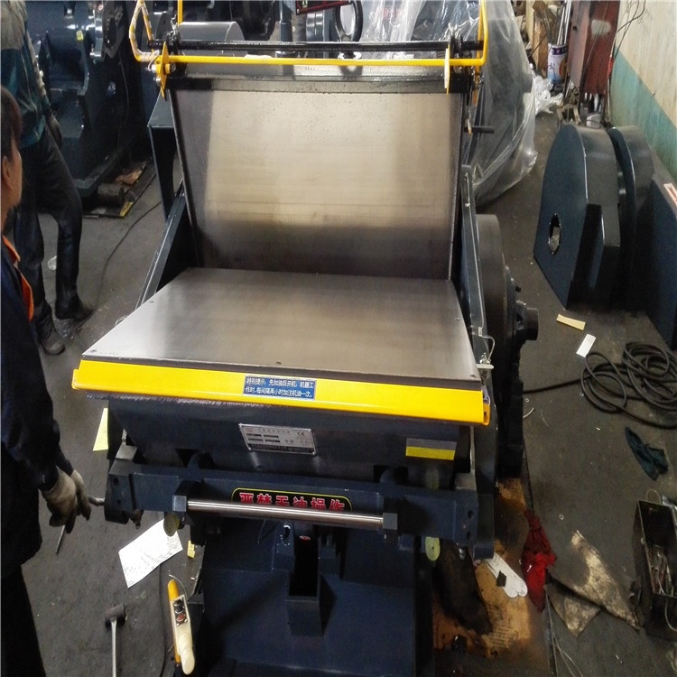 Pizza Box Die Cutter carton creasing machine