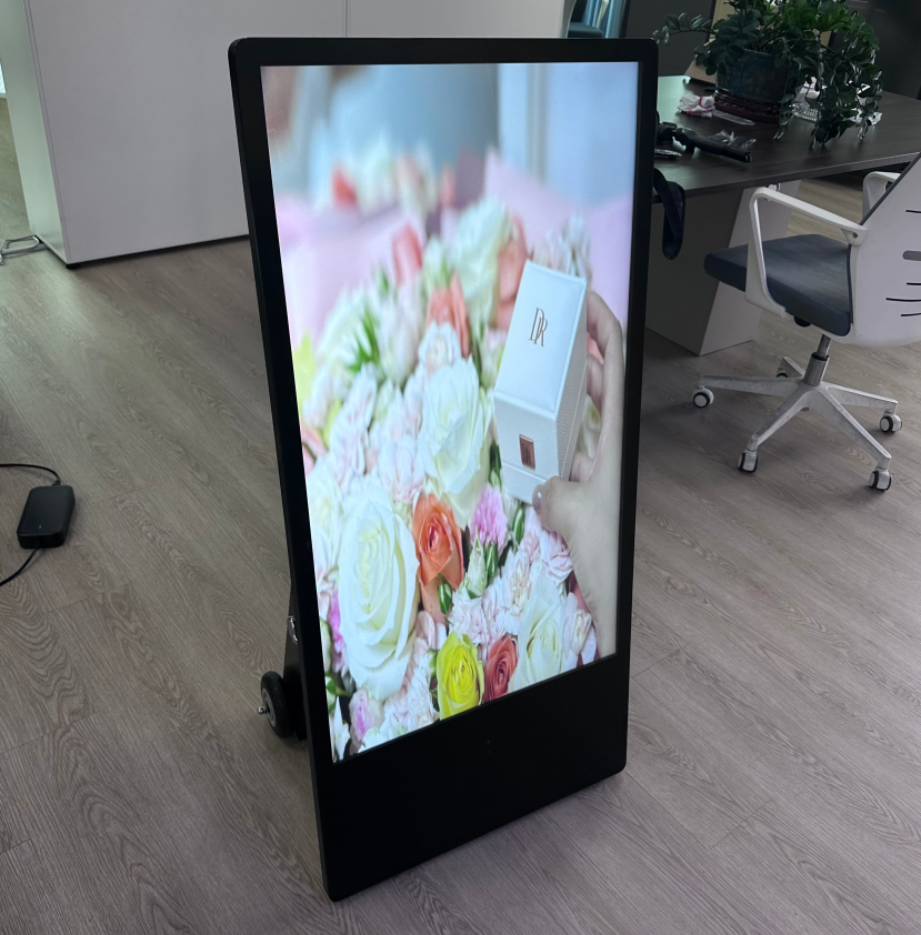 שילוט דיגיטלי נייד עם גלגלים כבדים ותמוכות תמיכה הידראוליות