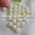 Decoración Venta caliente 8 MM Perlas iridiscentes de acrílico blanco Perlas artificiales Perlas arrugadas redondas