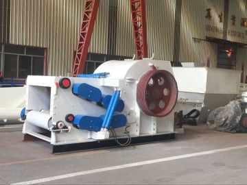 High-output grote houtversnipperaar