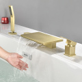 New Design Deck Mounted Bathtub Tap