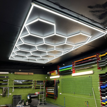 DIY Customized Workshop: sechseckalales LED -Licht für die Oberflächenfarbe für Autosreparaturen