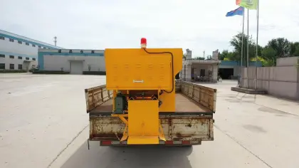 Snow melting agent salt dispenser