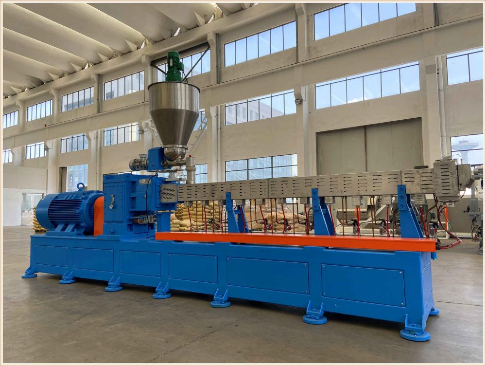 Rubbler / Plastic Blending Compounding Twin Screw Extruder