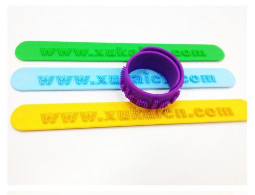 Wristband freddo della banda di moda dei regali del silicone di logo su ordinazione