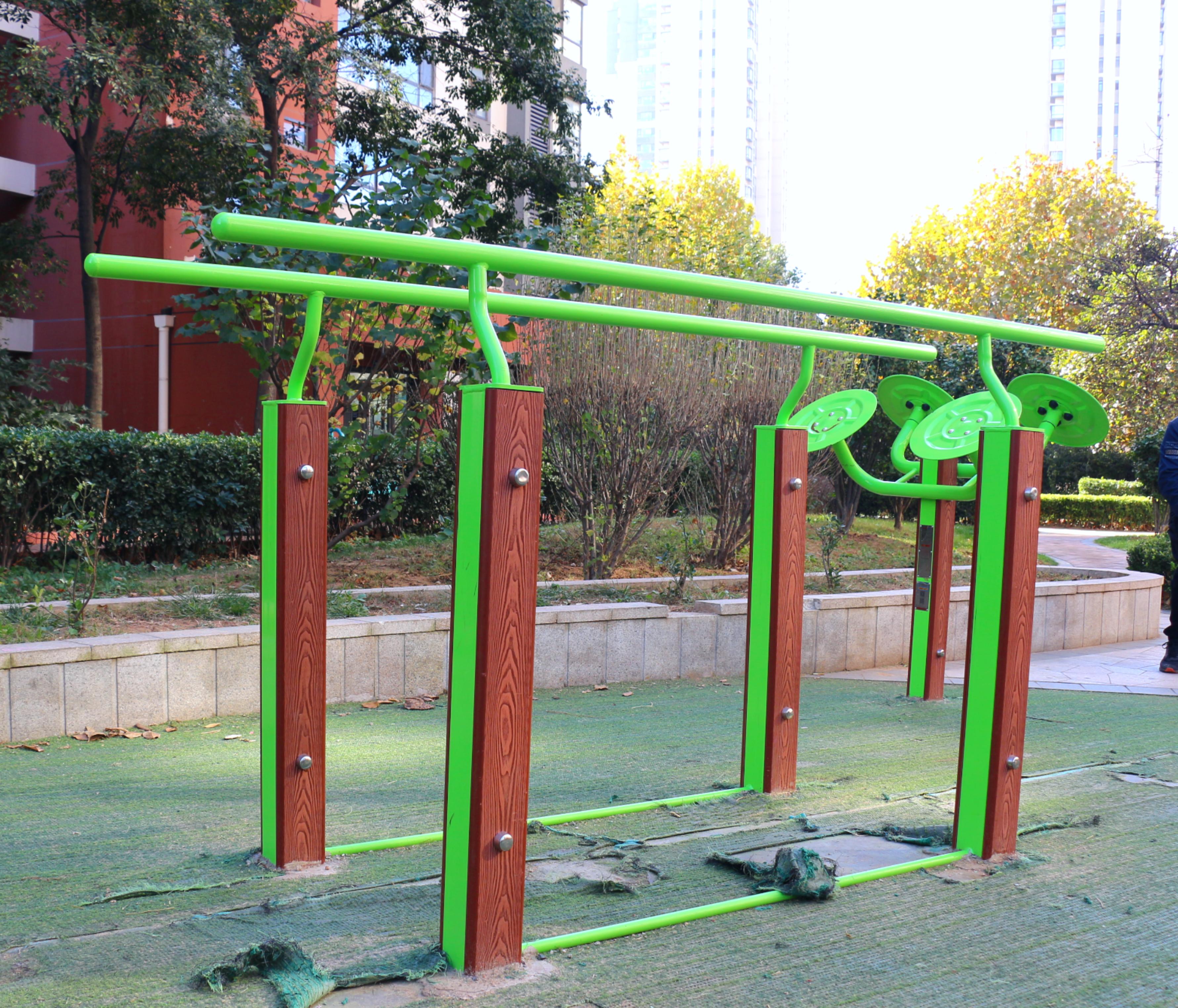 Outdoor fitness equipment
