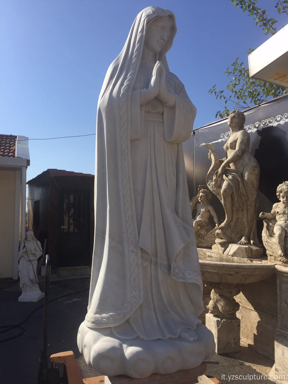 Scultura in marmo bianco religioso Vergine Maria di grandi dimensioni