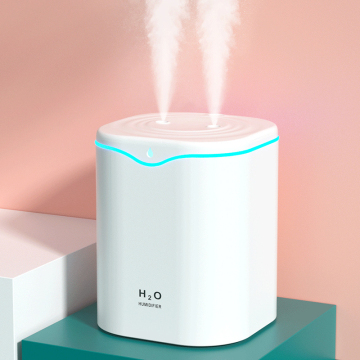 アロマセラピー用のダブルスプレーポートを備えた2000ml USBエア加湿器