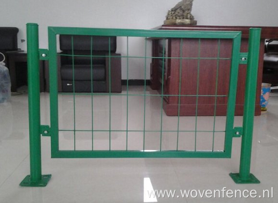 Frame wire mesh fence