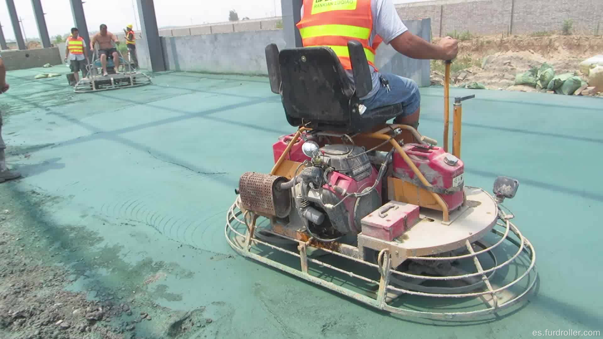 Paleta de gasolina de máquina de hormigón montada sobre ruedas Mini