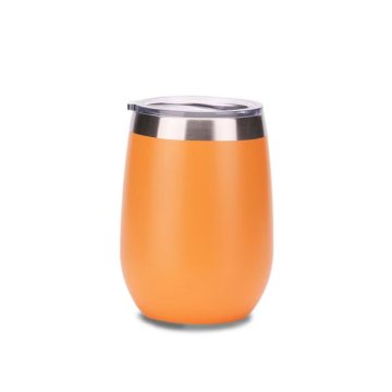 Eierbecher mit Deckel und Strohhalmen