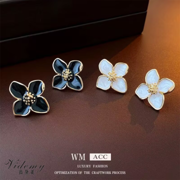 Anting Pejantan Kelopak Tetes Warna-warni yang Elegan untuk Wanita