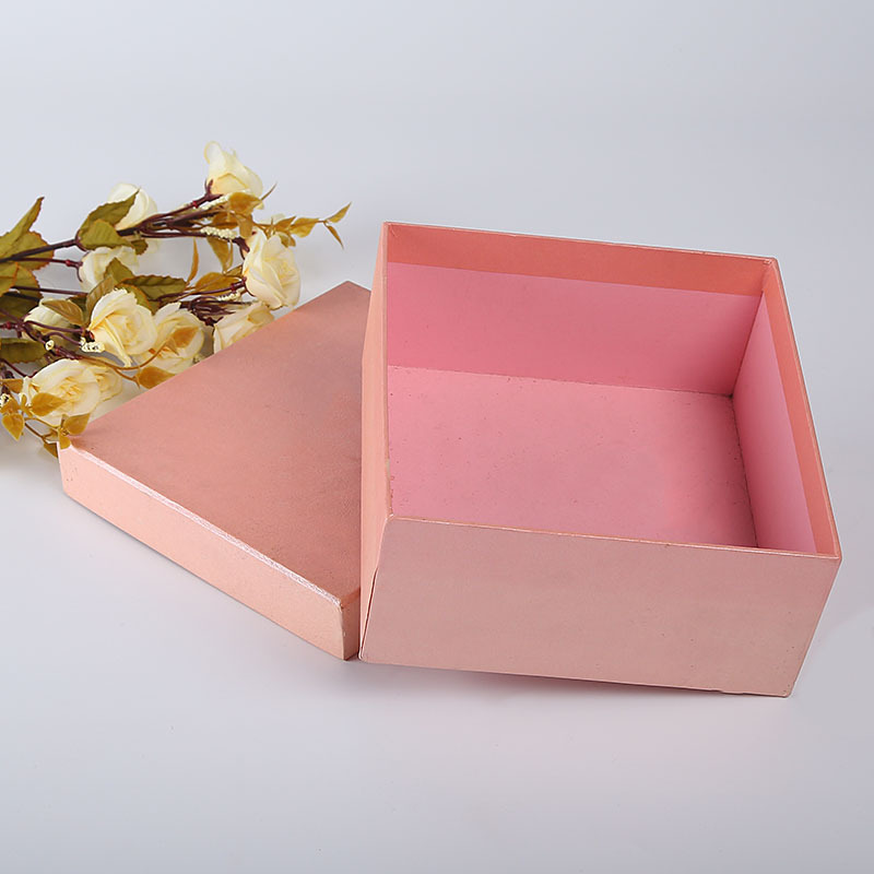 غطاء مربع وردي مخصص وعلبة هدايا أساسية