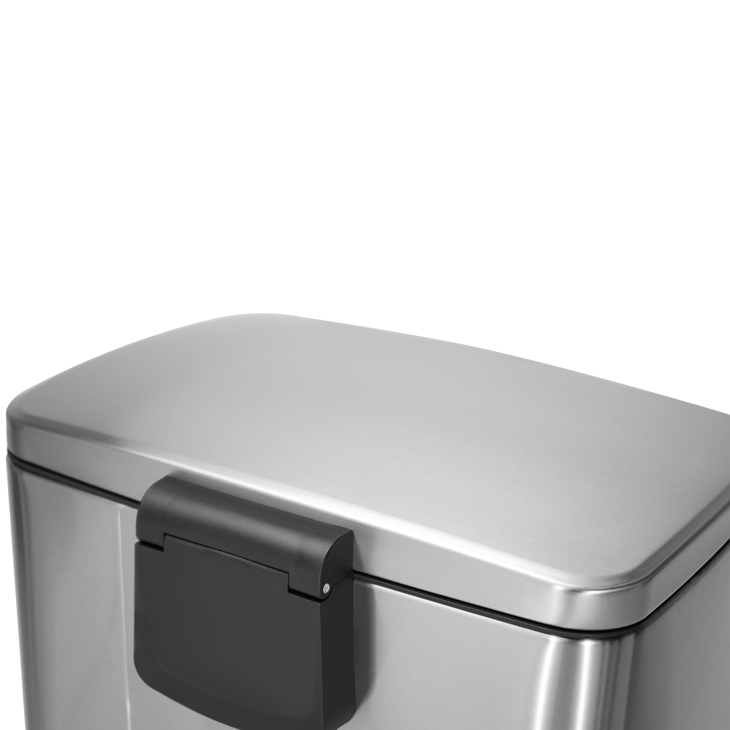 trash can with lid