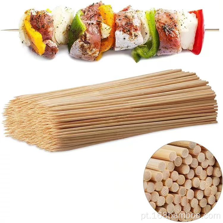 Mol de bambu redondo para churrasco com o espeto de vegetais de frutas