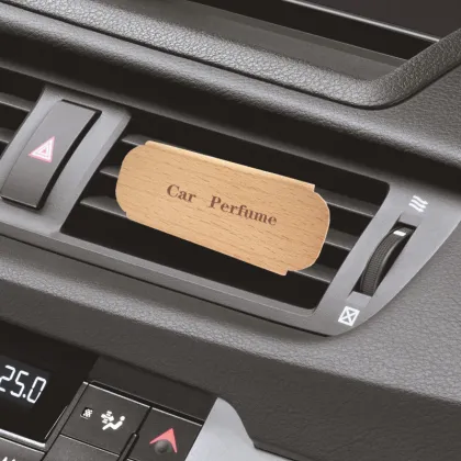Creativity Lasting Light Fragrance Walnut Solid Wood Car Air Outlet Aromatherapy