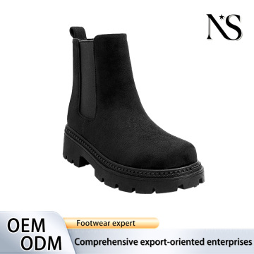 Botas Chelsea con plataforma minimalista