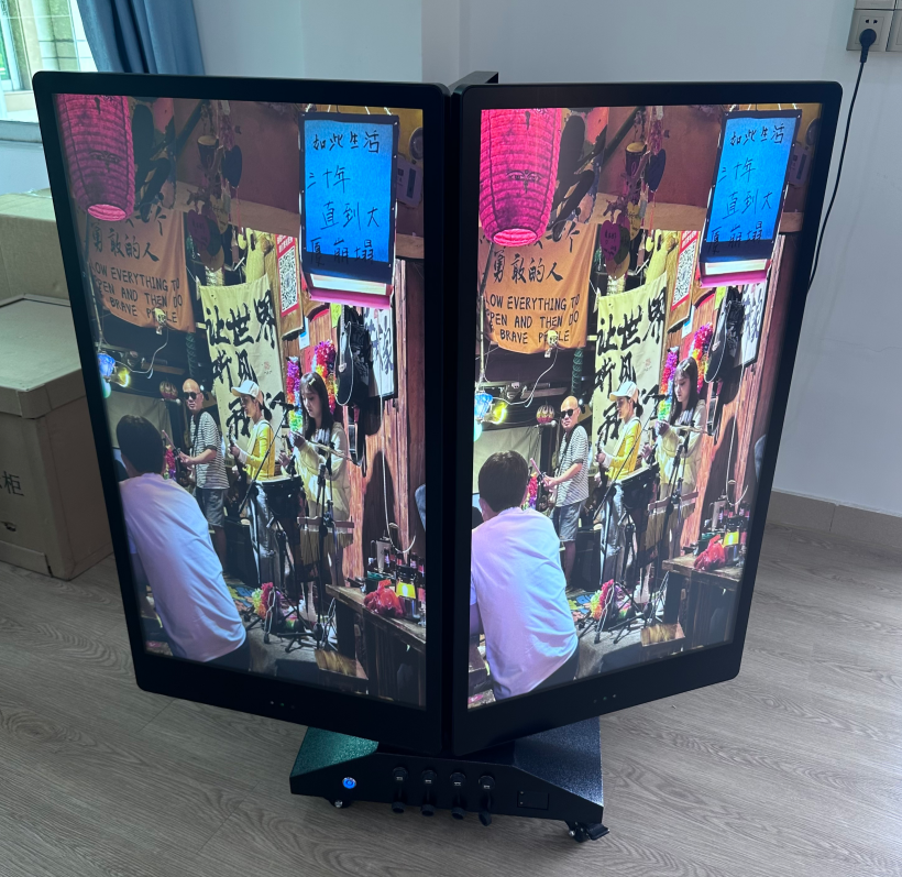 Etkinlikler için ağır hizmet tipi tekerleklere ve mobil tabana sahip taşınabilir LCD ekran