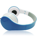 Mengalahkan headphone on-ear kabel mikrofon bawaan