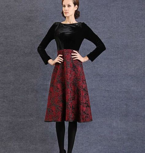 Woman Long Sleeve Black Velvet Bodice Round Neck Winter Dress European Design