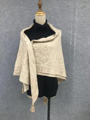 Consinee 100% Mercerized Wool Yarn Shawl
