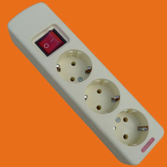 Soket Ekstensi 6 Arah Eropa E5006E