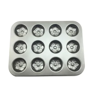 12 Cups Non-stick Flower Muffin Pan Tray