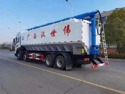 Dongfeng Animal Bulk Feed Poultry Feed Truck