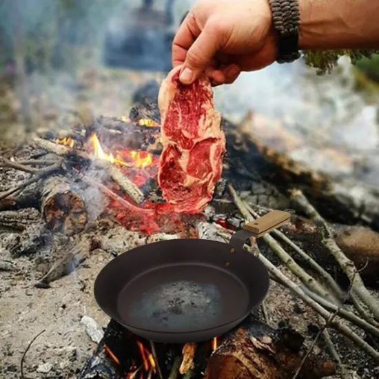 High heating efficiency portable hiking picnic cooking outdoor camping frying pan folding handle carbon steel frying pan