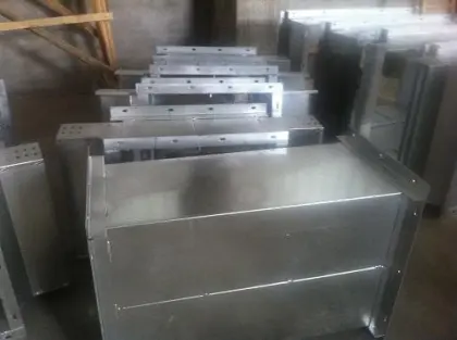Cable shaft cable tray