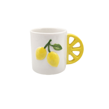 Taza de agua vajilla de limón