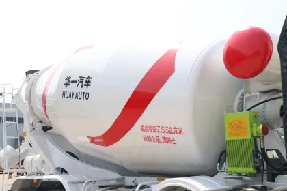 China Hot Sale Concrete Mixer Truck: 8m³-12m³ FAW SINOTRUK HOWO SHACMAN